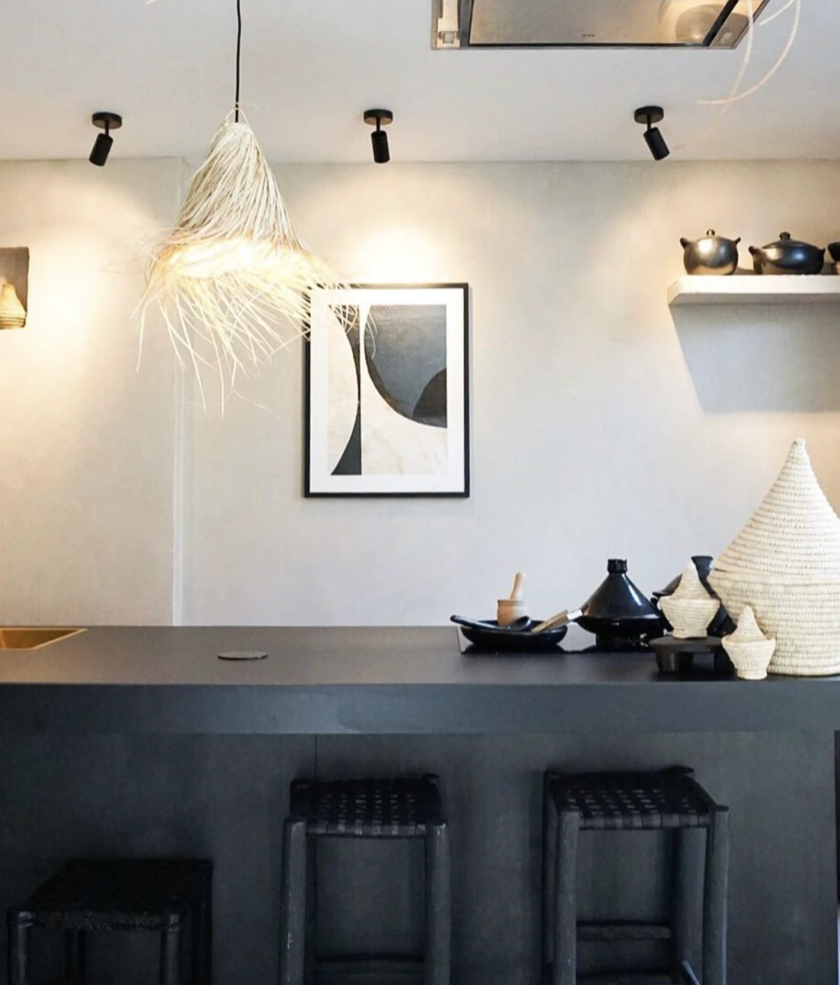 Kitchen with PītasLampas ceiling lamp: reed shade, warm light.